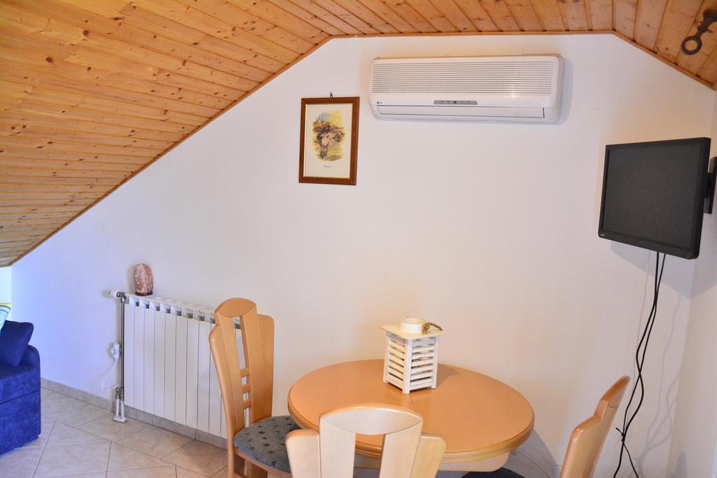 Apartments Bakuk Stari Grad  Exterior photo